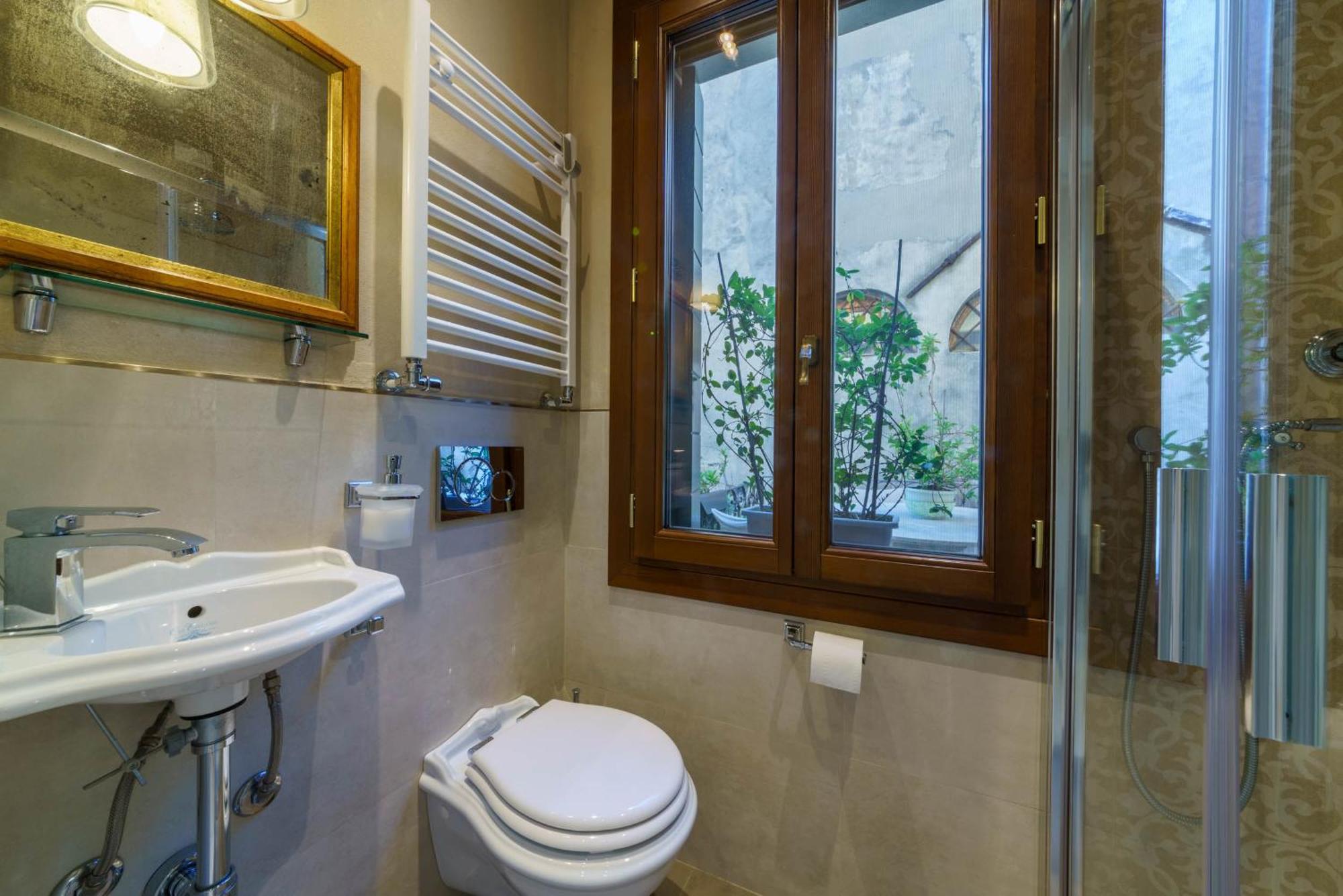 Casa Virginia Direct At The Canal Cannaregio With Own Roof Terrace Venise Extérieur photo